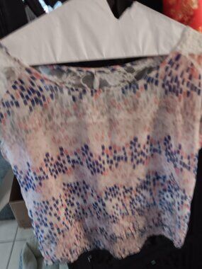Ladies light top by Cedar Tree